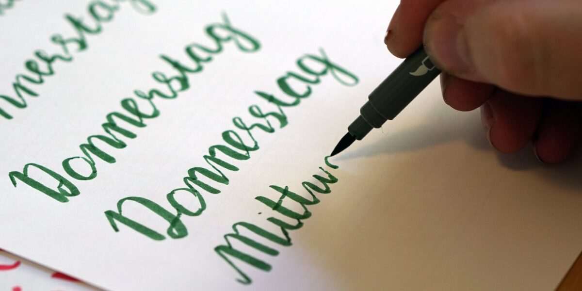 Eine schöne Handschrift ist gar nicht so einfach - hier eine Übung zur Langen Nacht des Schreibens 2019
