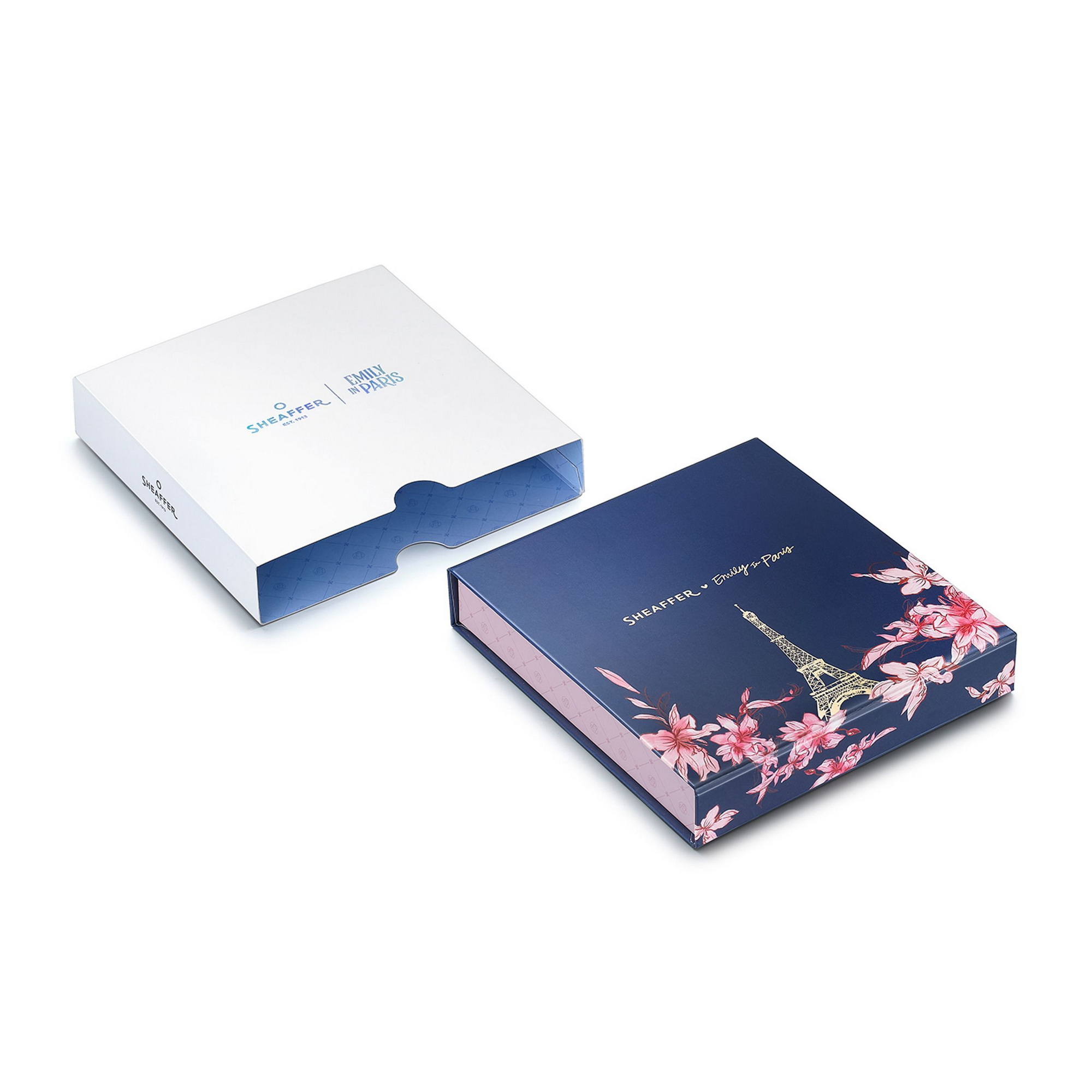 Produktfotos zum Geschenkset Emily in Paris mit Kugelschreiber und Kreditkartenetui in Sentinel Rosa / Product photos of the "Emily in Paris" gift set, featuring a ballpoint pen and a credit card holder in Sentinel Pink (GSHG2321512EIPP) Produktfotos zum Geschenkset Emily in Paris mit Kugelschreiber und Kreditkartenetui in Sentinel Rosa / Product photos of the "Emily in Paris" gift set, featuring a ballpoint pen and a credit card holder in Sentinel Pink (GSHG2321512EIPP)